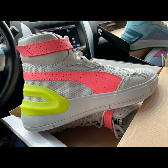 Puma - Picture 2 of 4